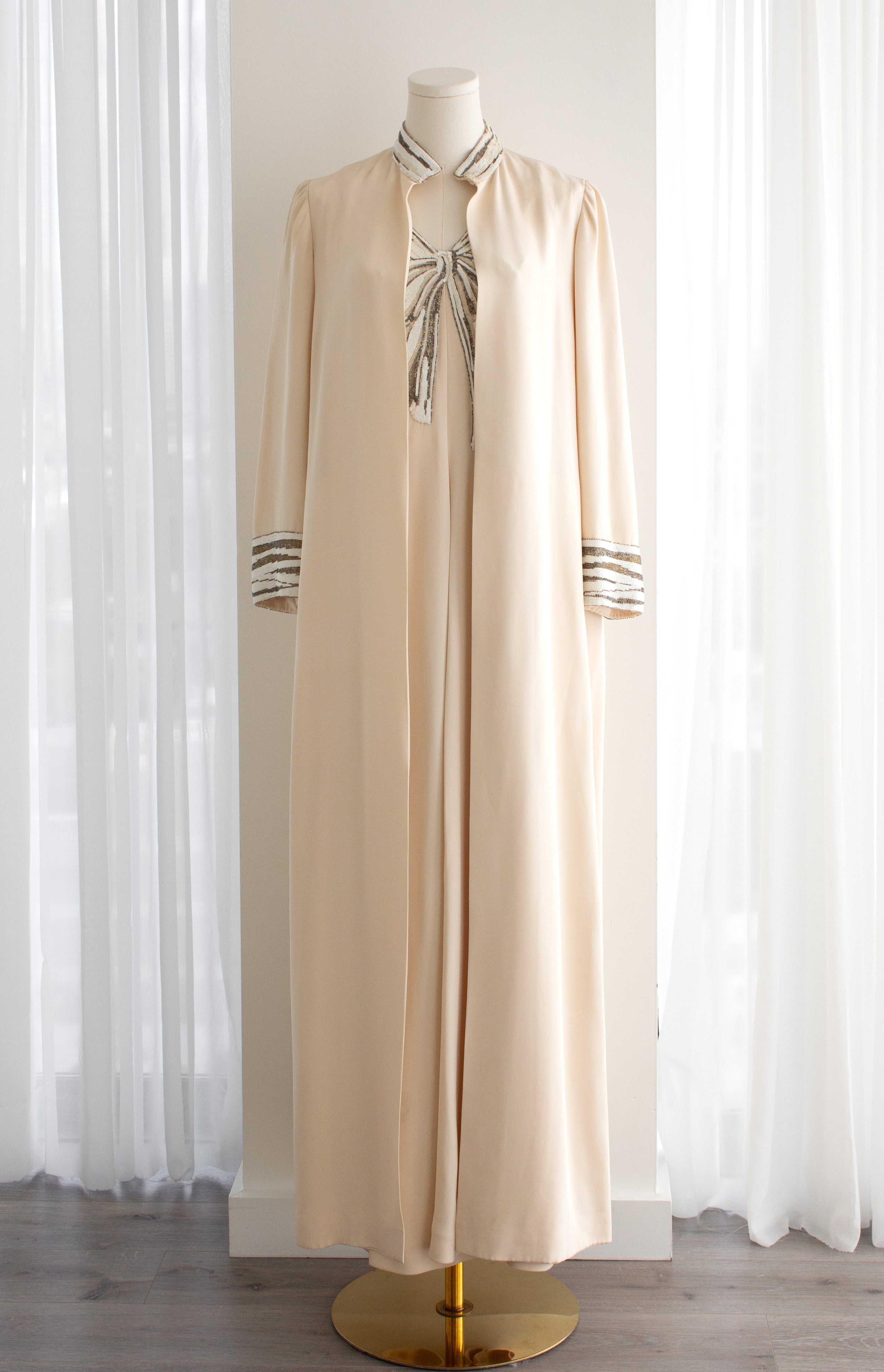 Chanel Haute Couture S/S 1979 Ivory Embellished Bow Evening Gown 2pcs Ensemble