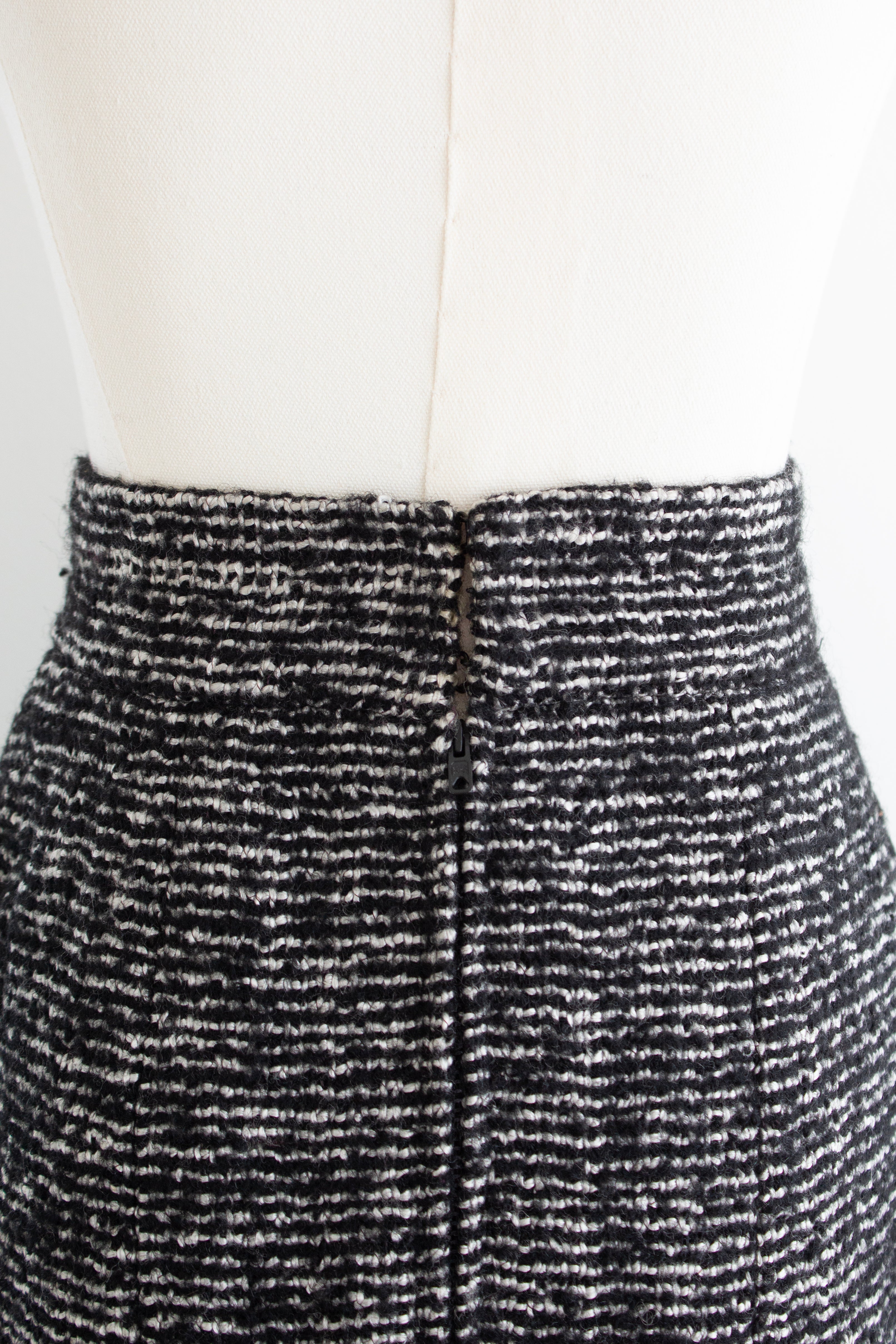 Chanel Haute Couture F/W 1993 Runway Black Grey Tweed Jacket Skirt Suit