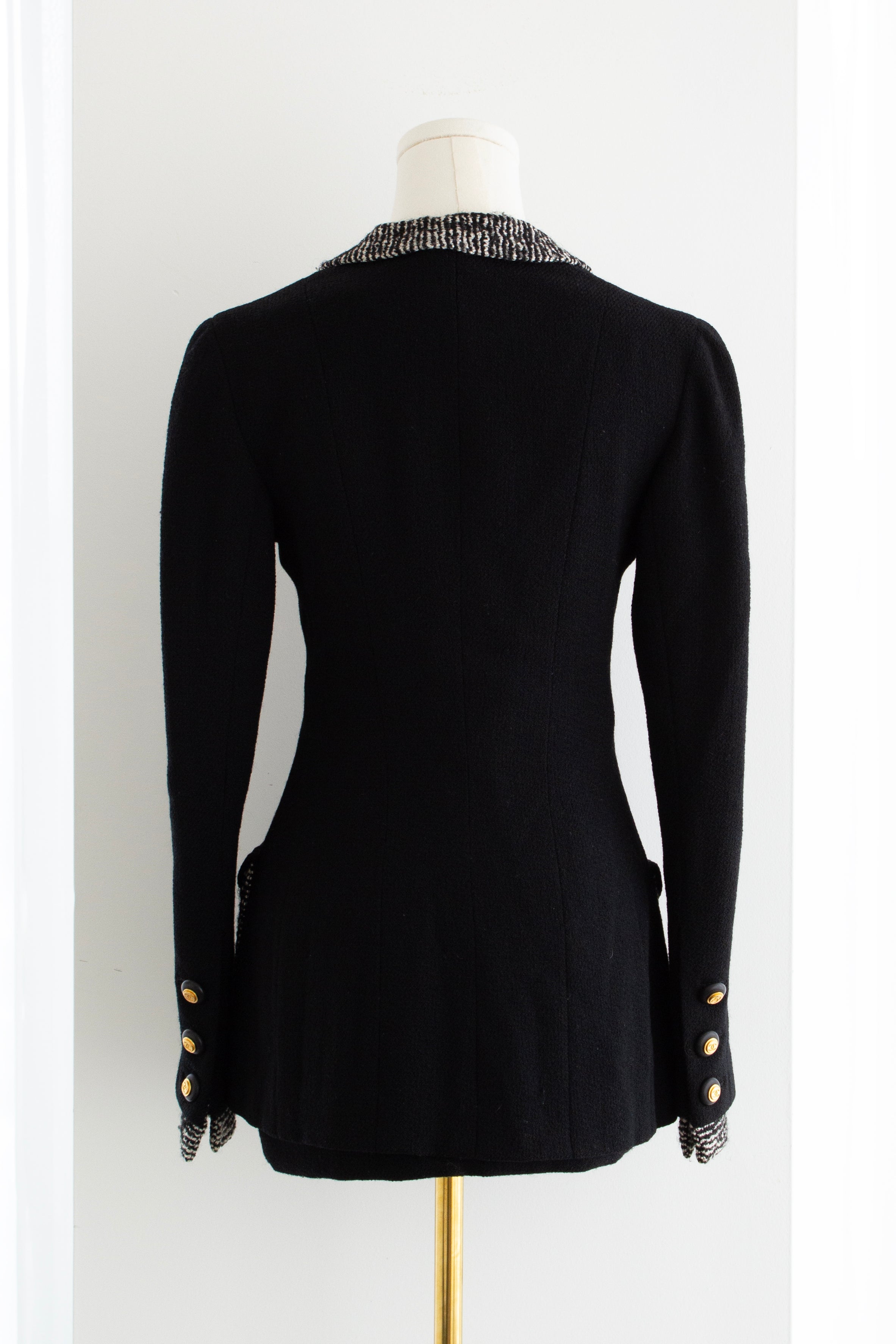 Chanel Haute Couture F/W 1993 Runway Black Grey Tweed Jacket Skirt Suit