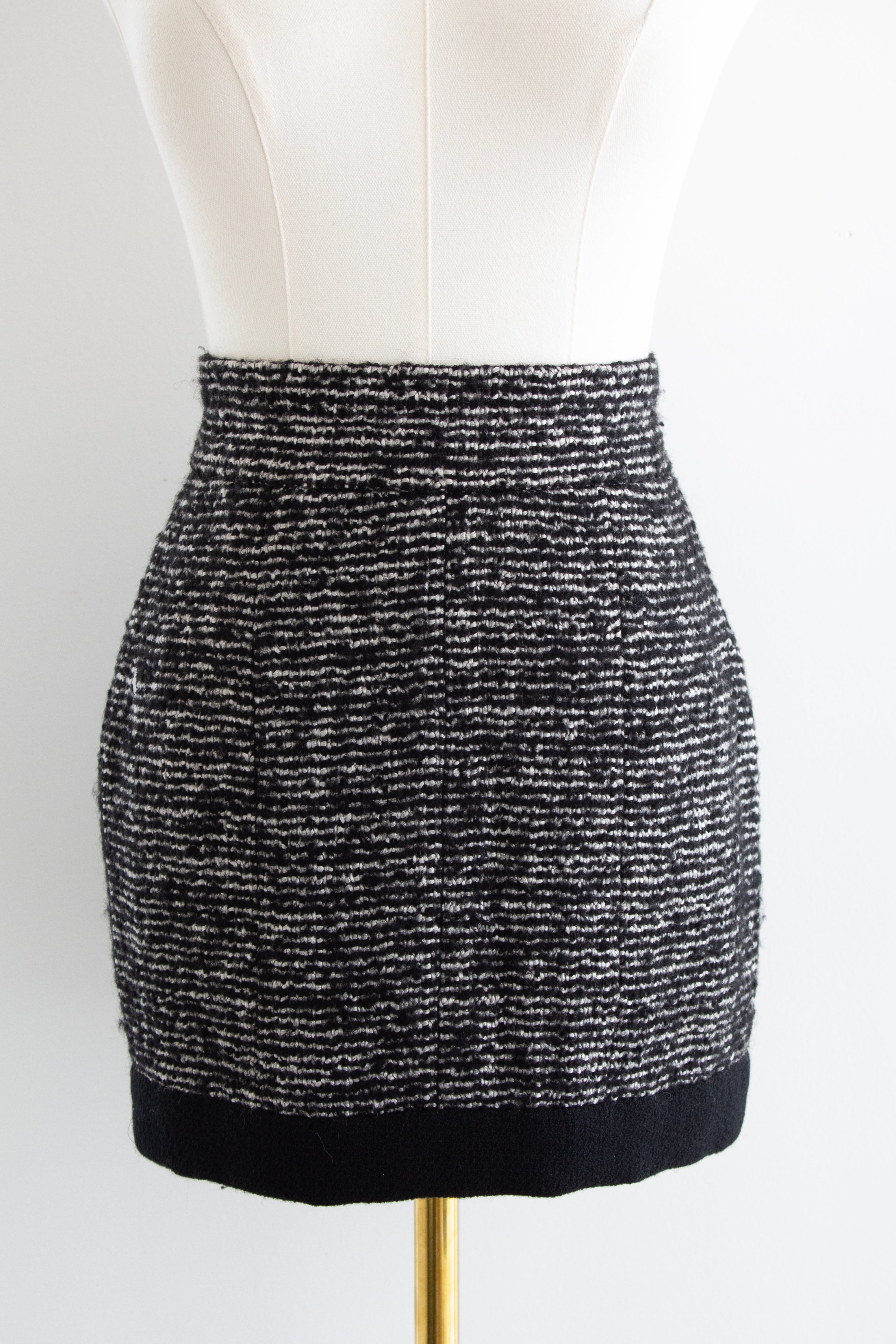 Chanel Haute Couture F/W 1993 Runway Black Grey Tweed Jacket Skirt Suit