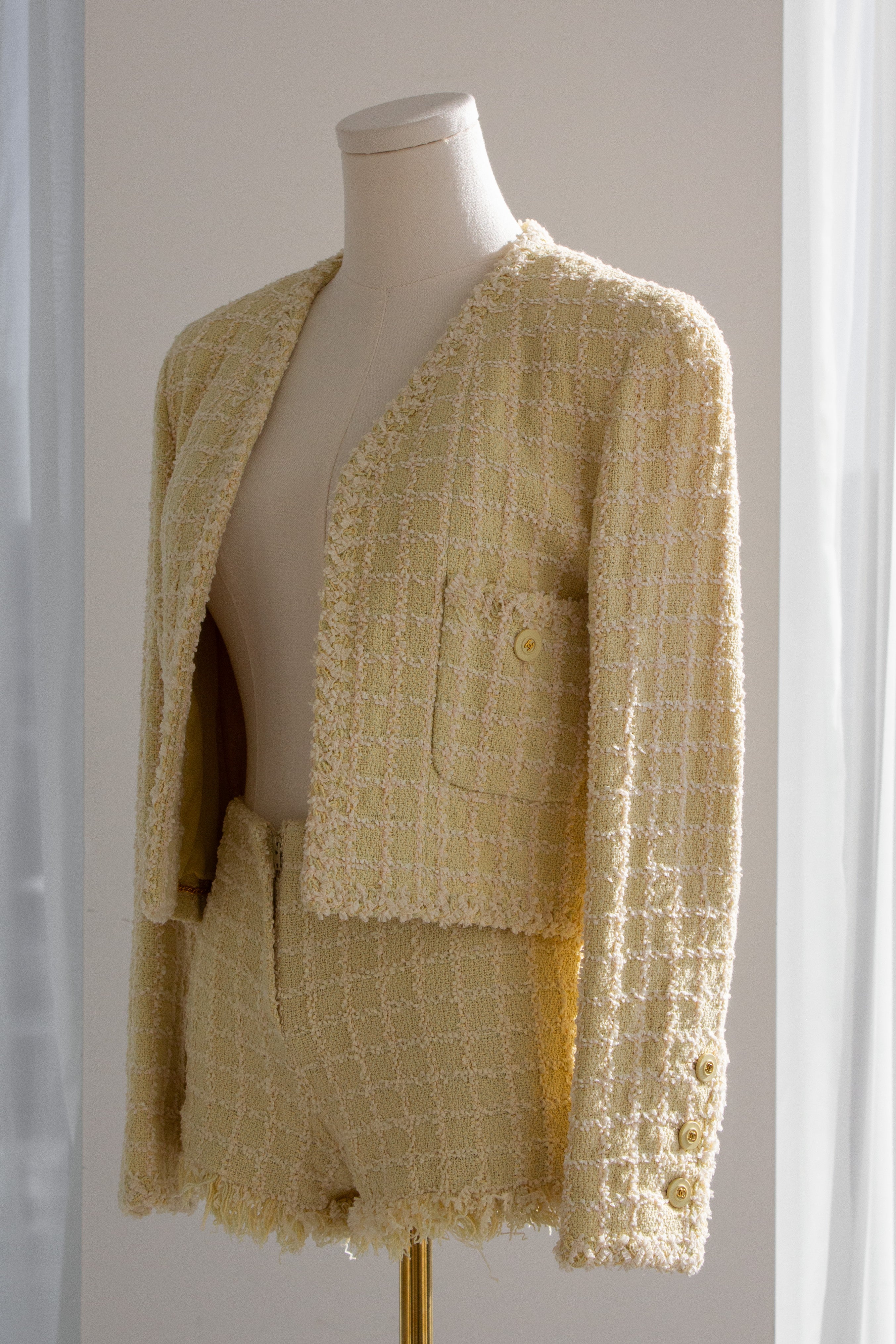 Chanel Vintage S/S 1994 Yellow Green Fantasy Tweed 94P Jacket Shorts Suit