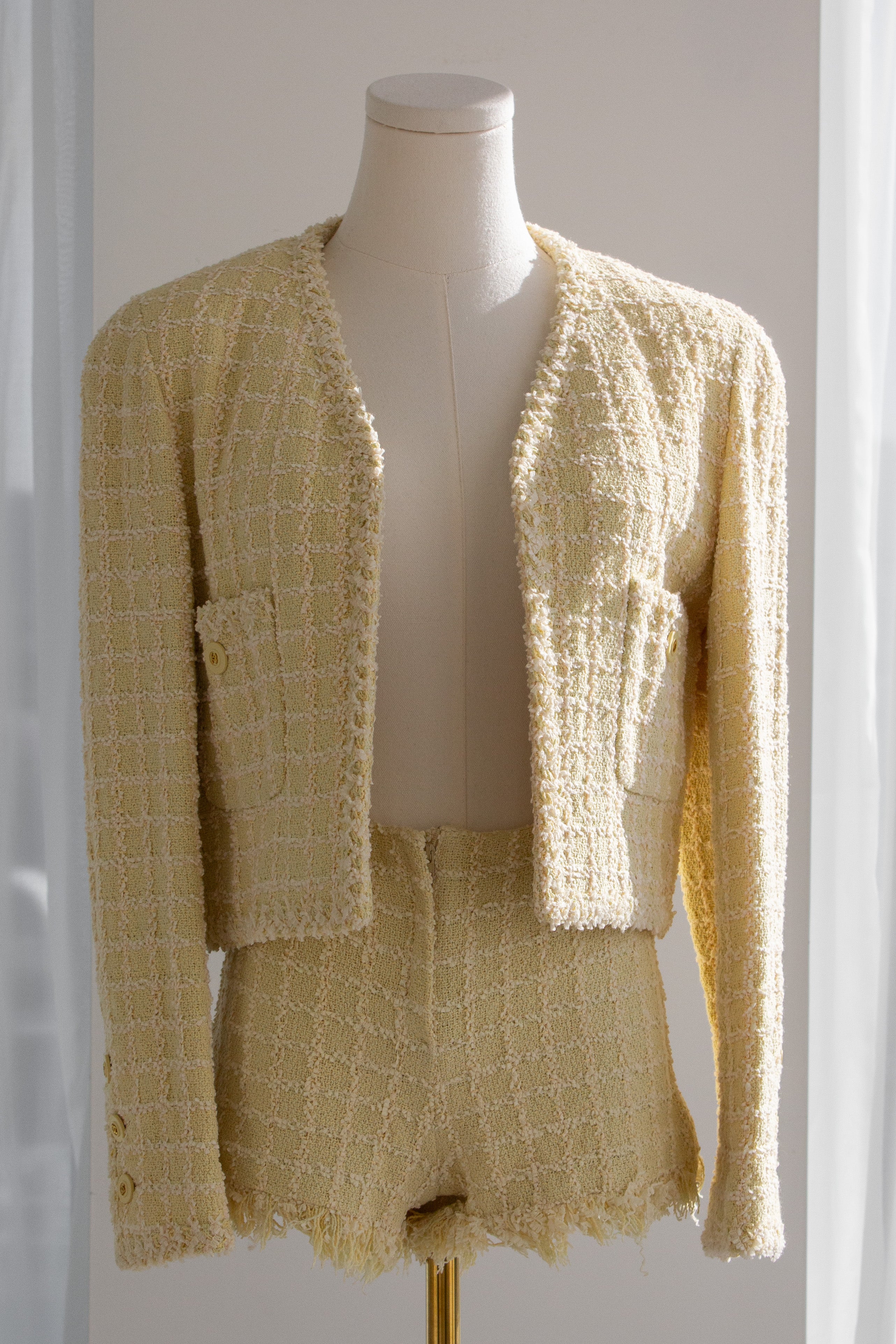 Chanel Vintage S/S 1994 Yellow Green Fantasy Tweed 94P Jacket Shorts Suit
