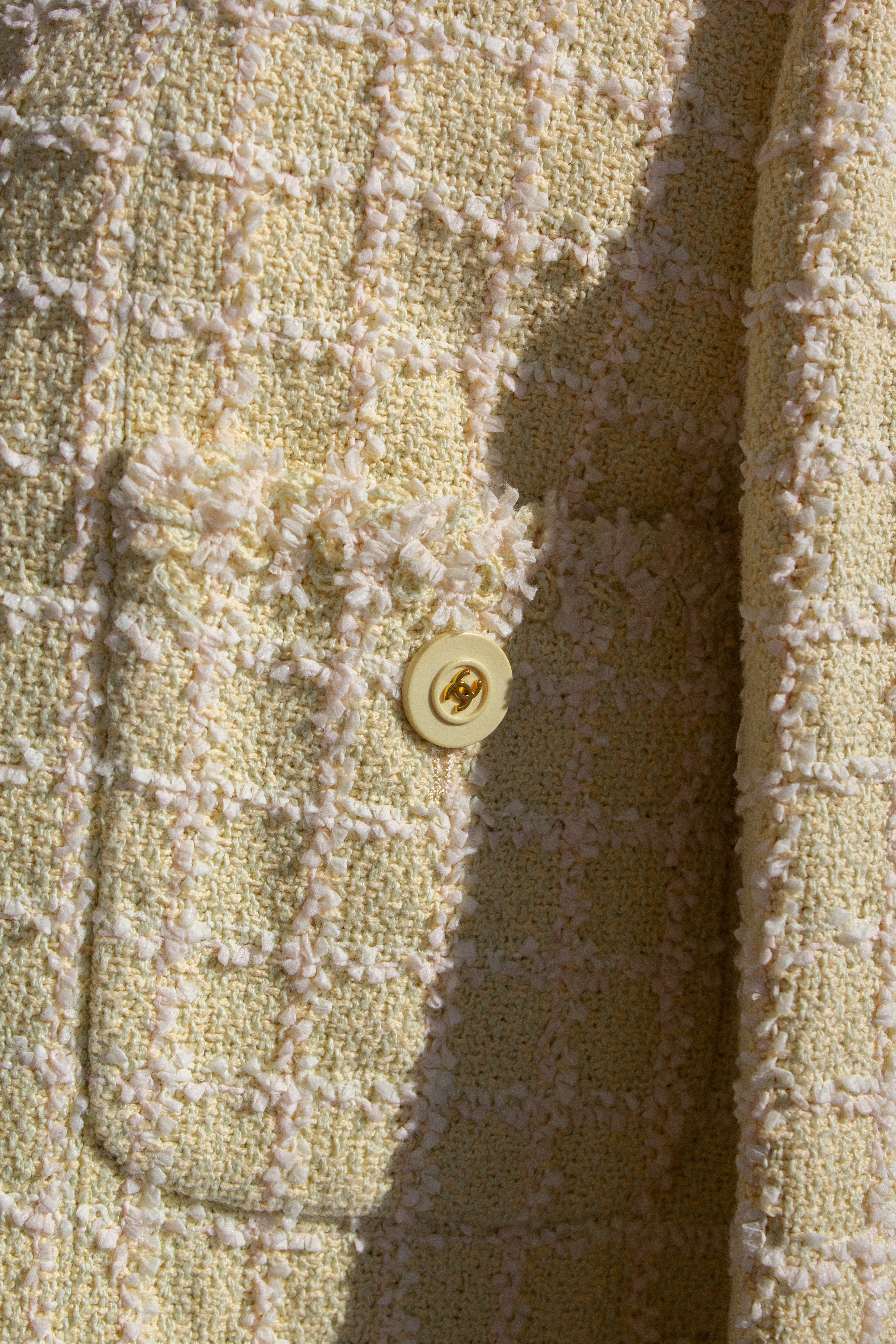 Chanel Vintage S/S 1994 Yellow Green Fantasy Tweed 94P Jacket Shorts Suit