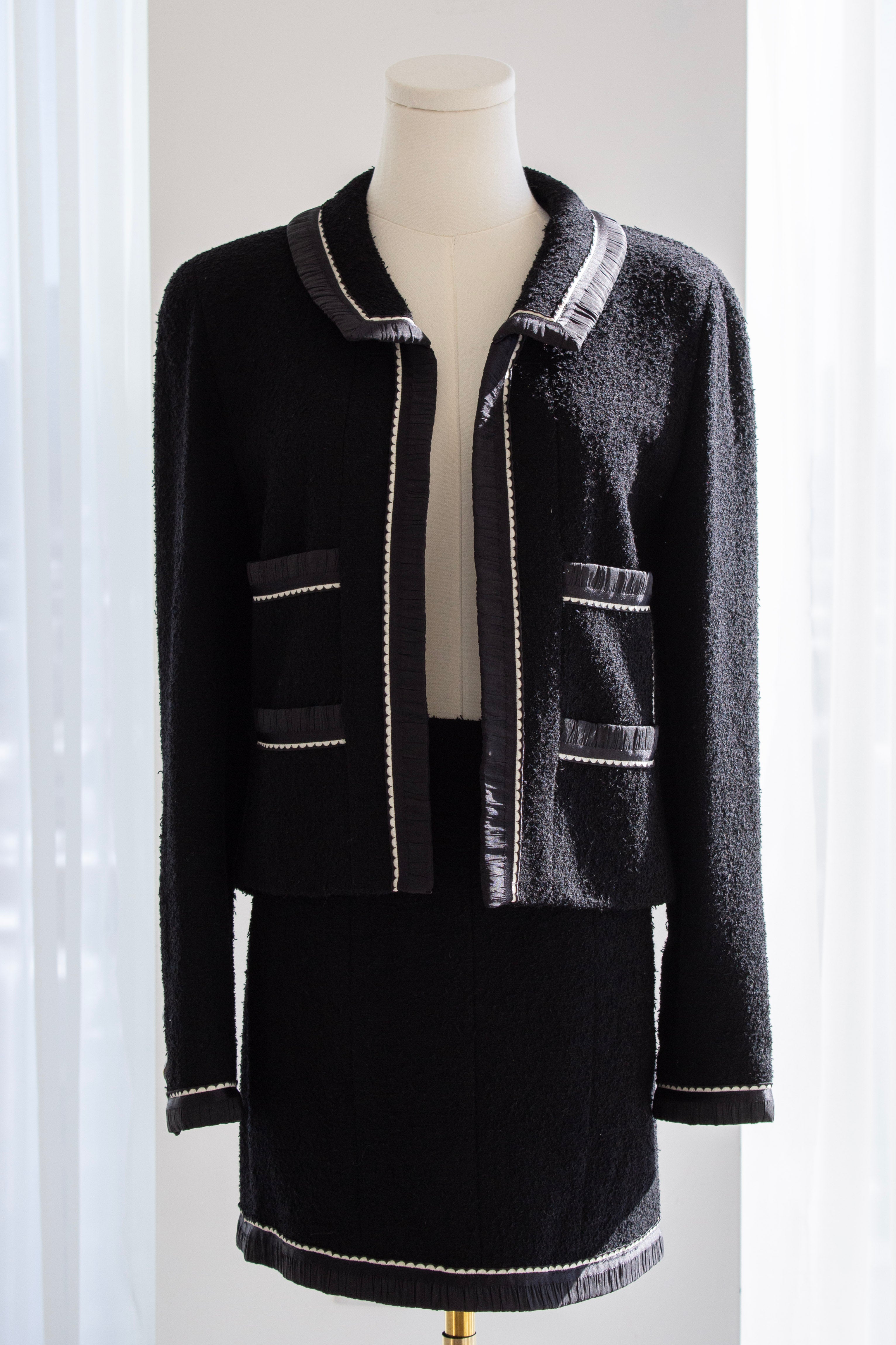 Chanel Vintage S/S1994 Black Navy Blue Logo Bow 94P Jacket Skirt Suit