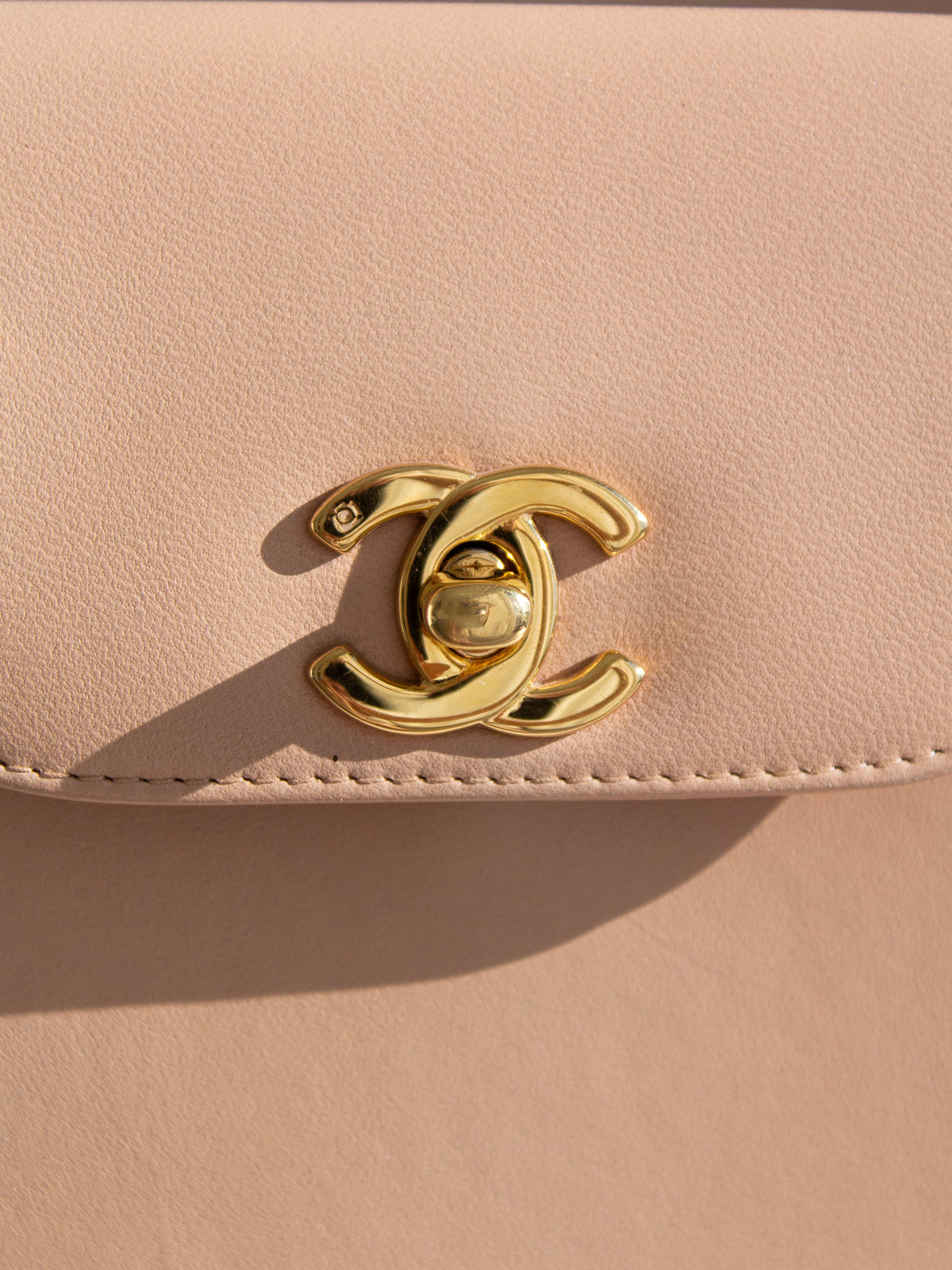 Chanel Vintage 1998 Kelly Pink Nude Lambskin 24K Gold Top Handle Bag