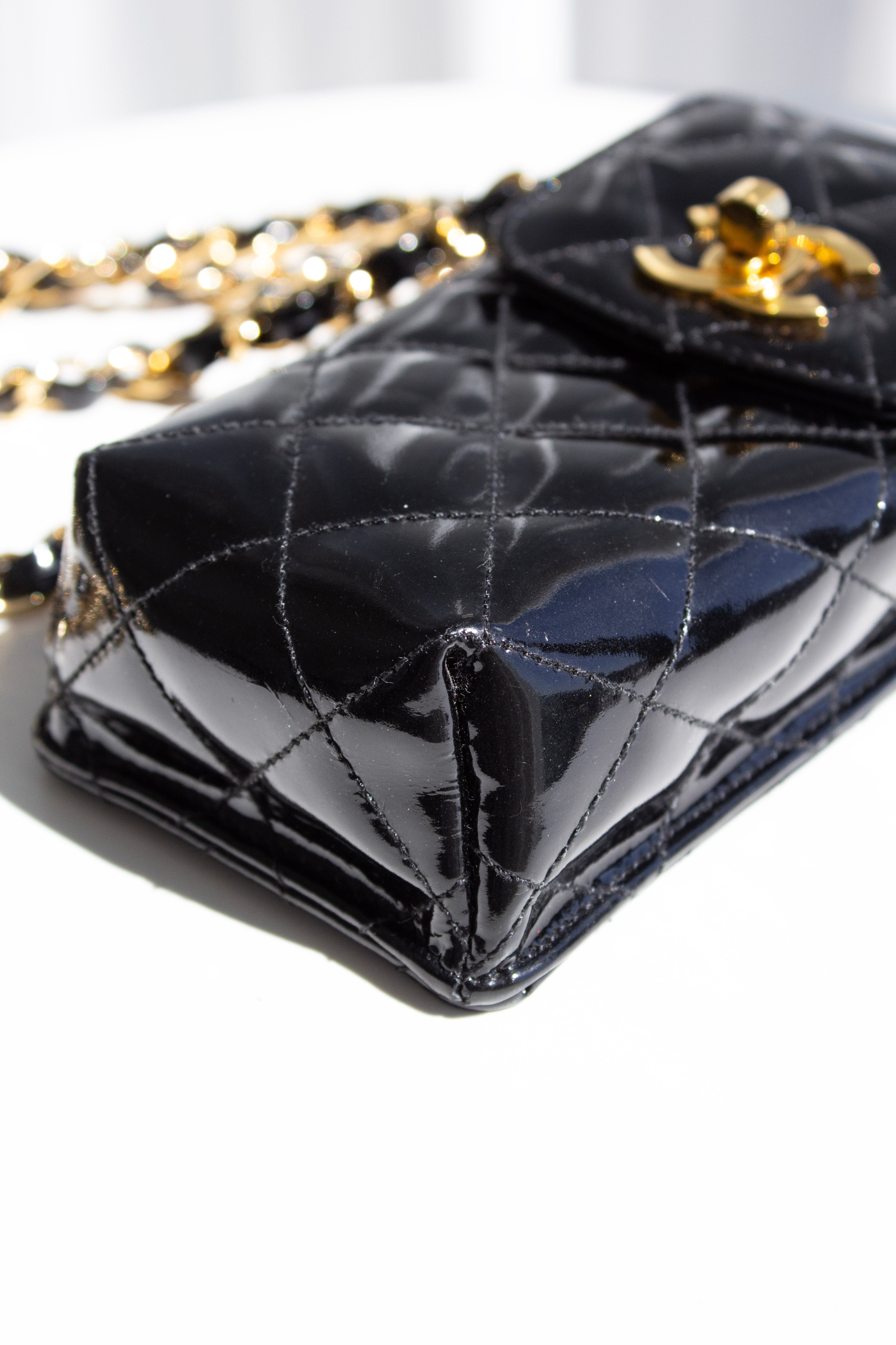 Chanel Vintage 1996 Black Patent Leather Gold CC Turnlock 90s Phone Holder