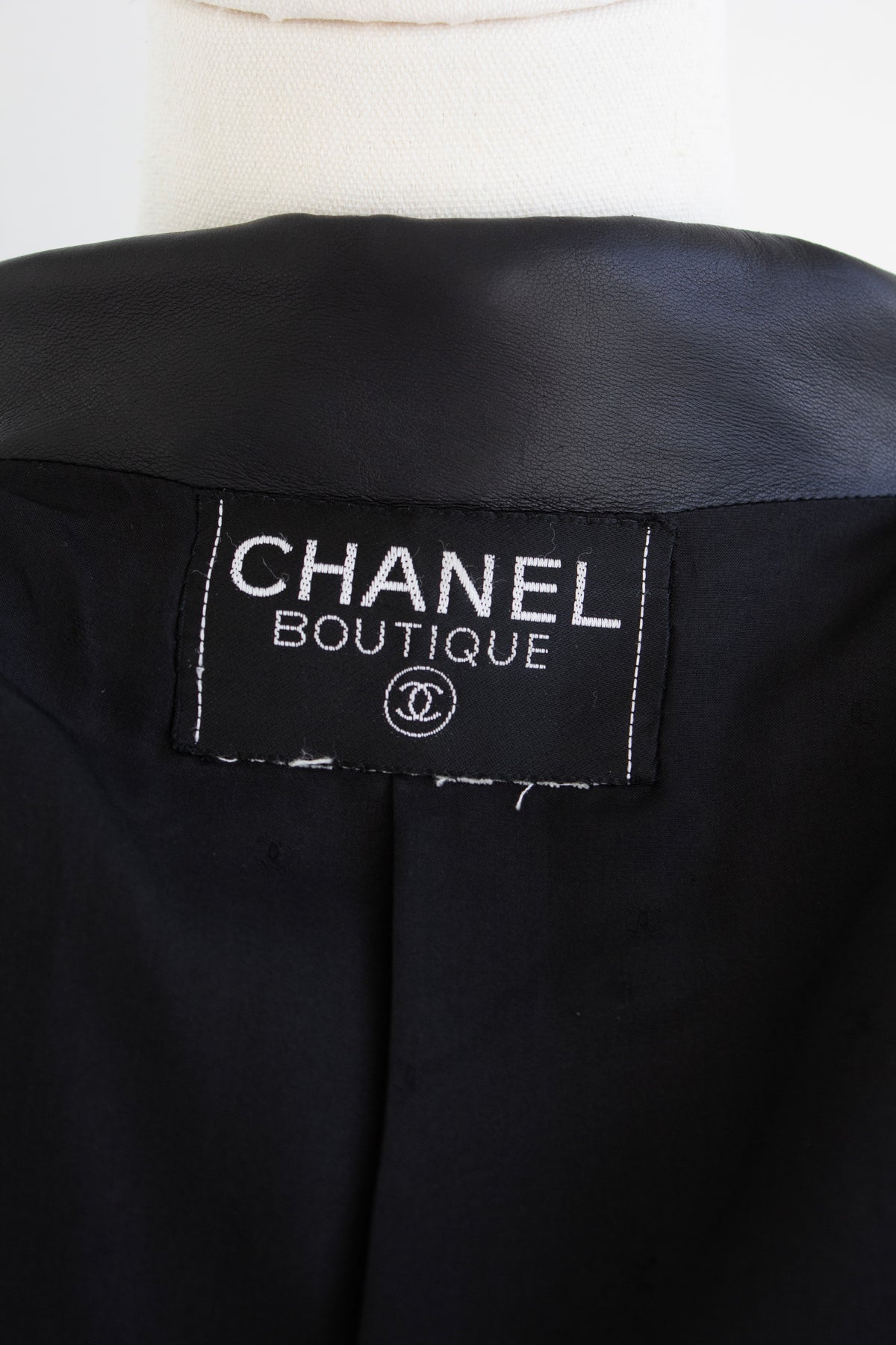 Chanel Vintage Fall/Winter 1992 Black Gold CC Lambskin Leather Suede Jacket