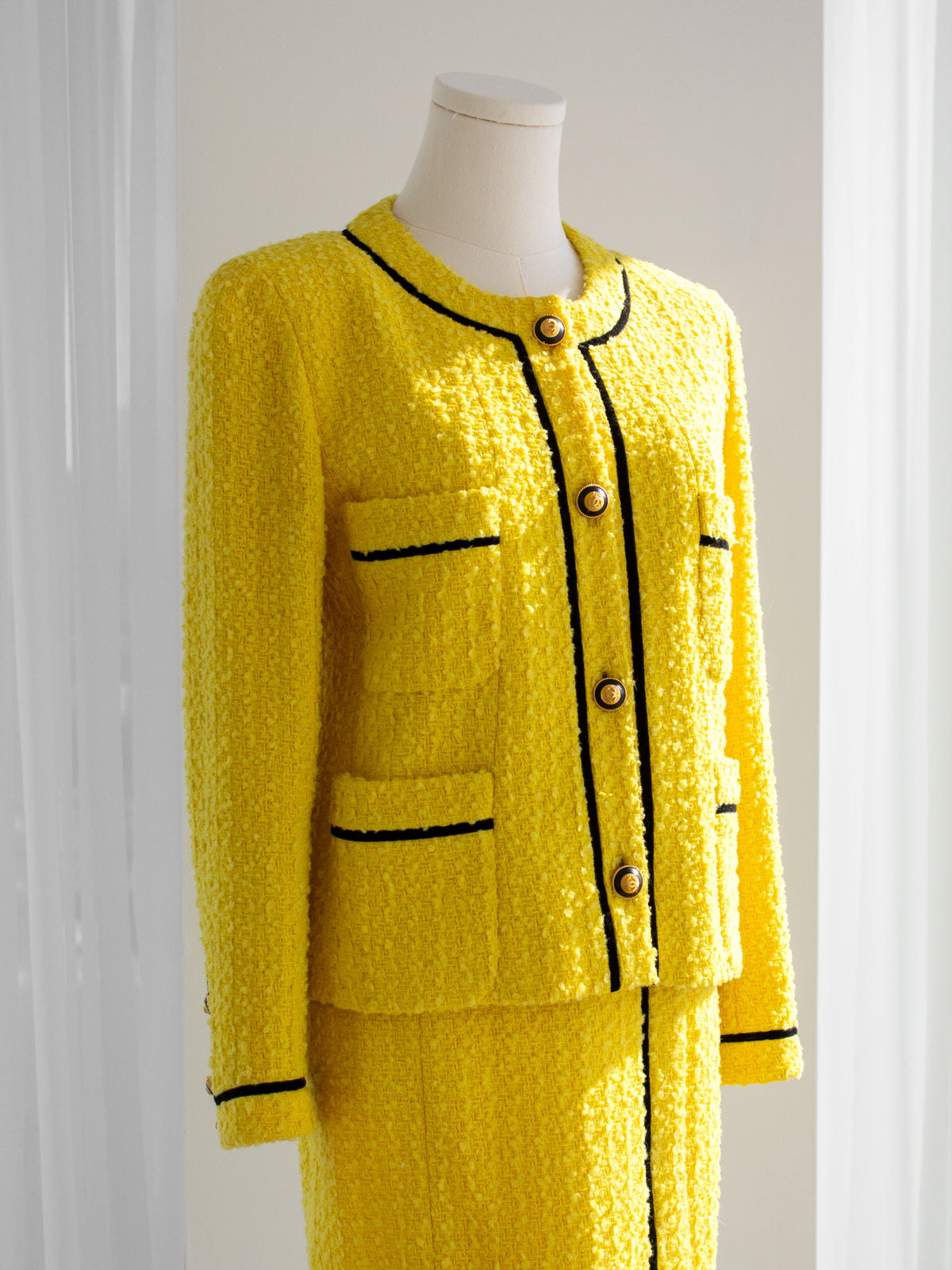 Chanel Vintage F/W 1993 Yellow Black Velvet CC 93A Tweed Jacket Skirt Suit