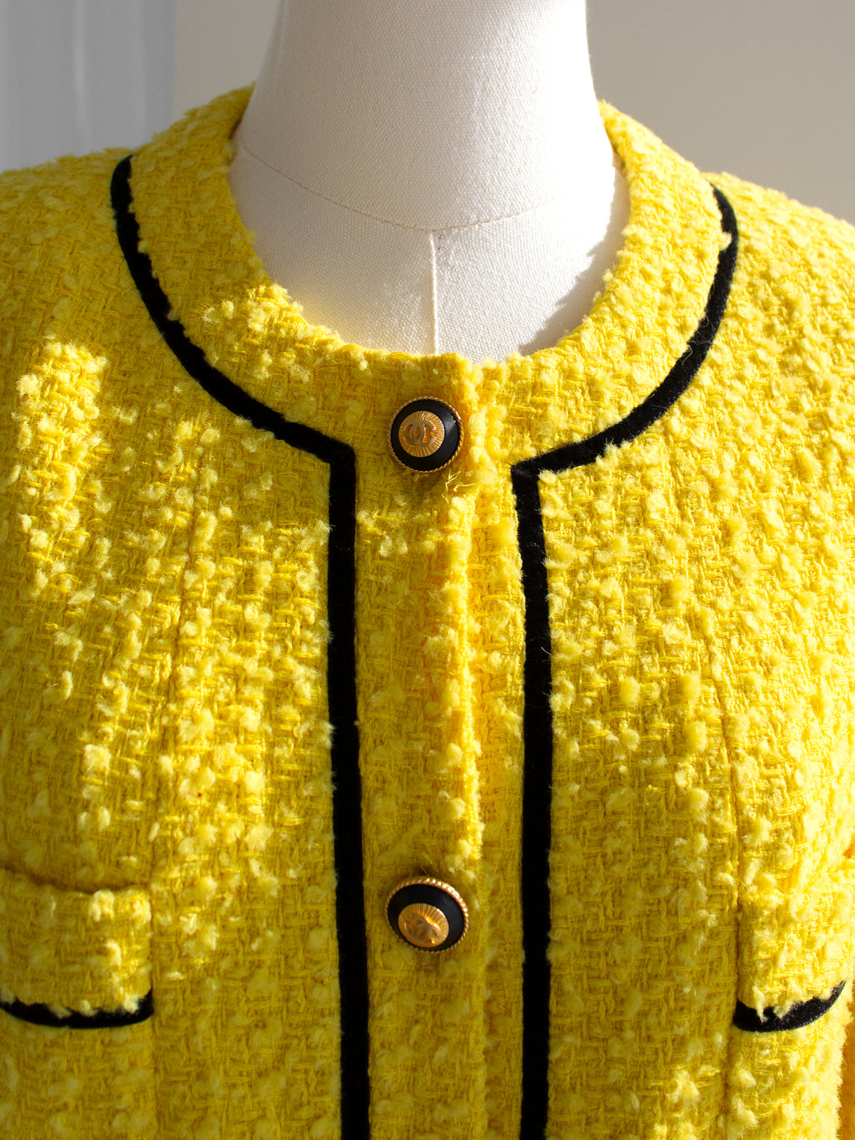 Chanel Vintage F/W 1993 Yellow Black Velvet CC 93A Tweed Jacket Skirt Suit
