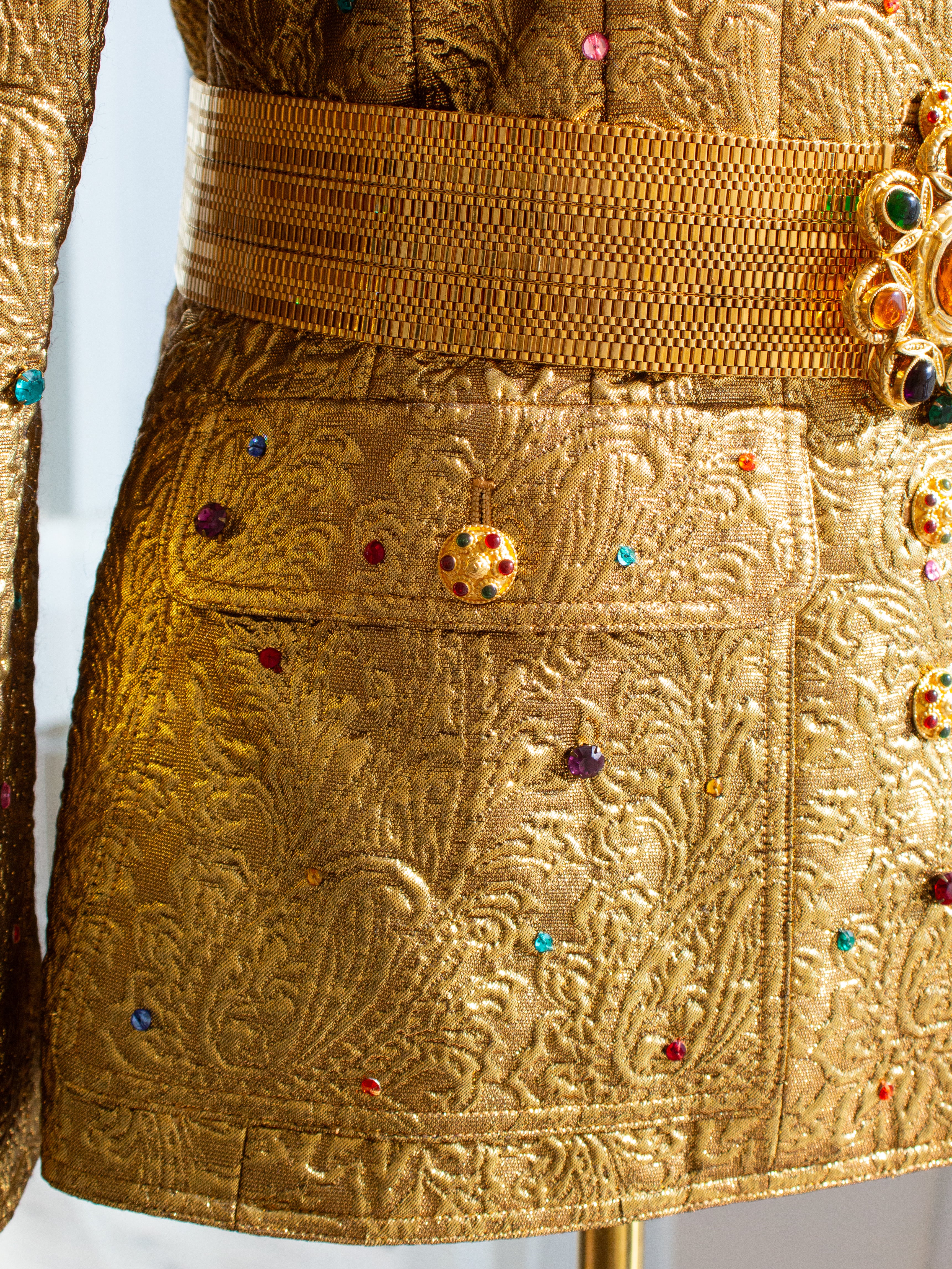 Chanel Vintage F/W 1996 Gold Brocade Mughal Jeweled Gripoix 96A Jacket