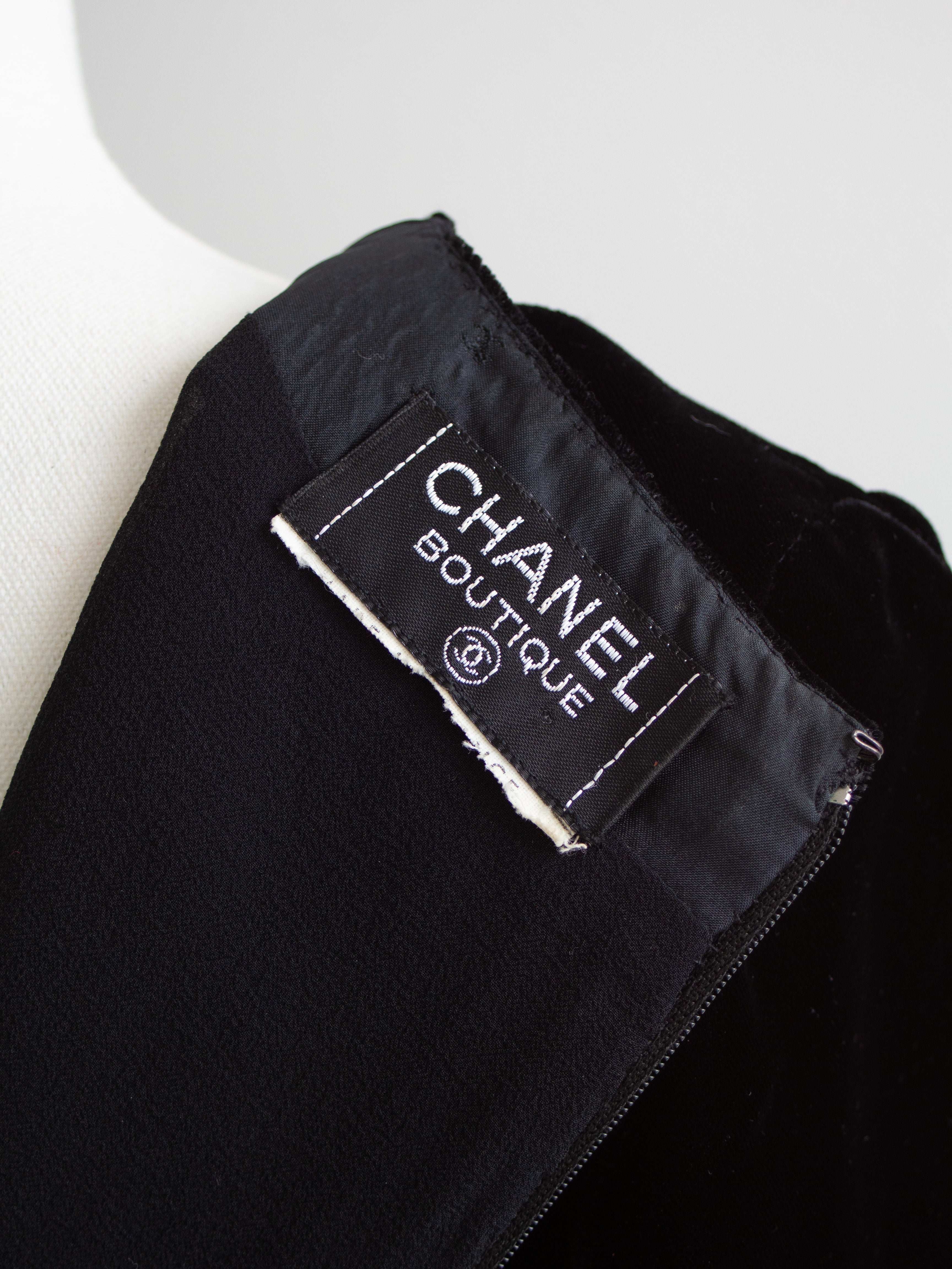 Chanel Vintage F/W1988 black Velvet Edelweiss Flower Embroidered Scoop Neck Top