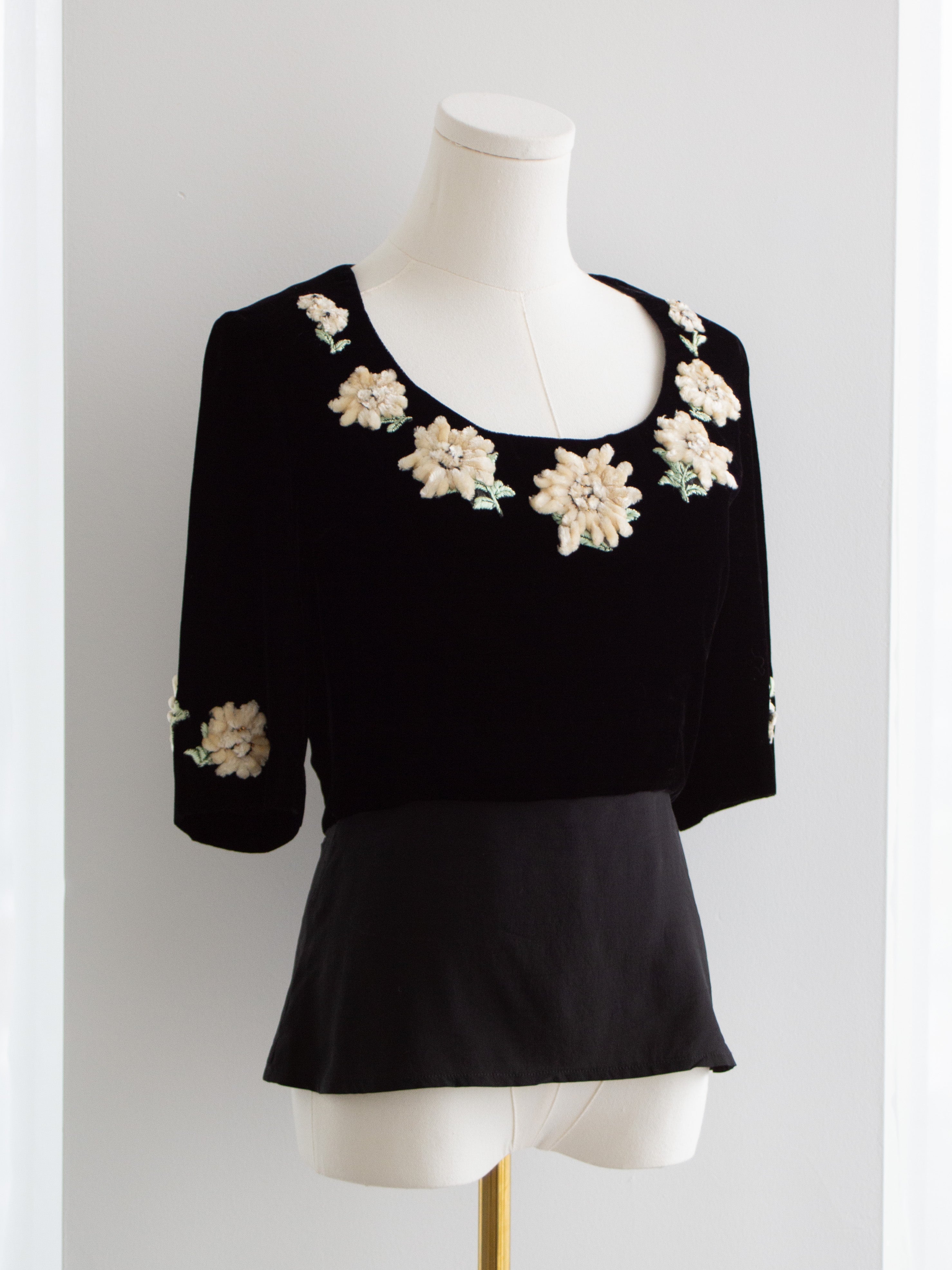 Chanel Vintage F/W1988 black Velvet Edelweiss Flower Embroidered Scoop Neck Top
