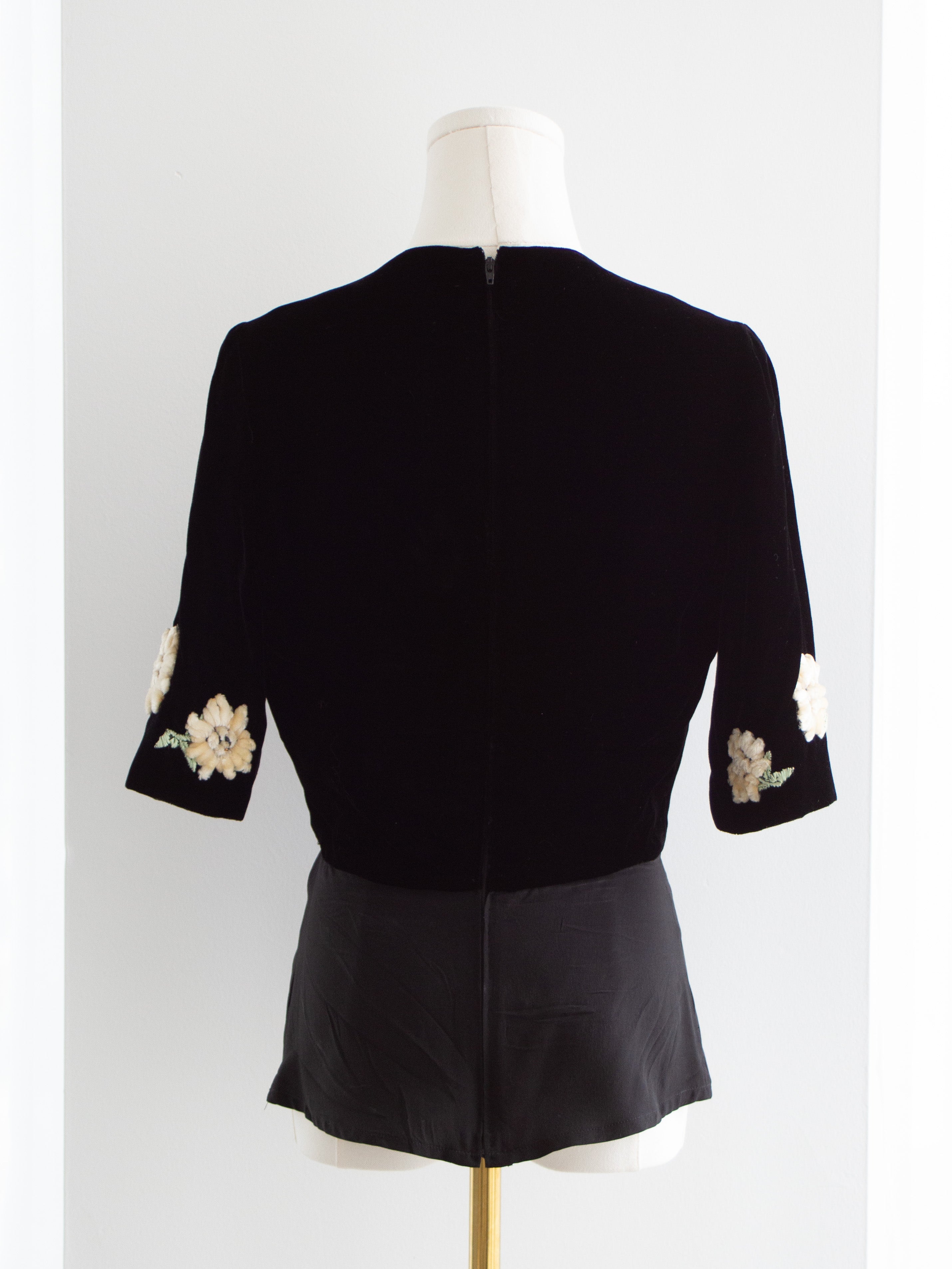 Chanel Vintage F/W1988 black Velvet Edelweiss Flower Embroidered Scoop Neck Top
