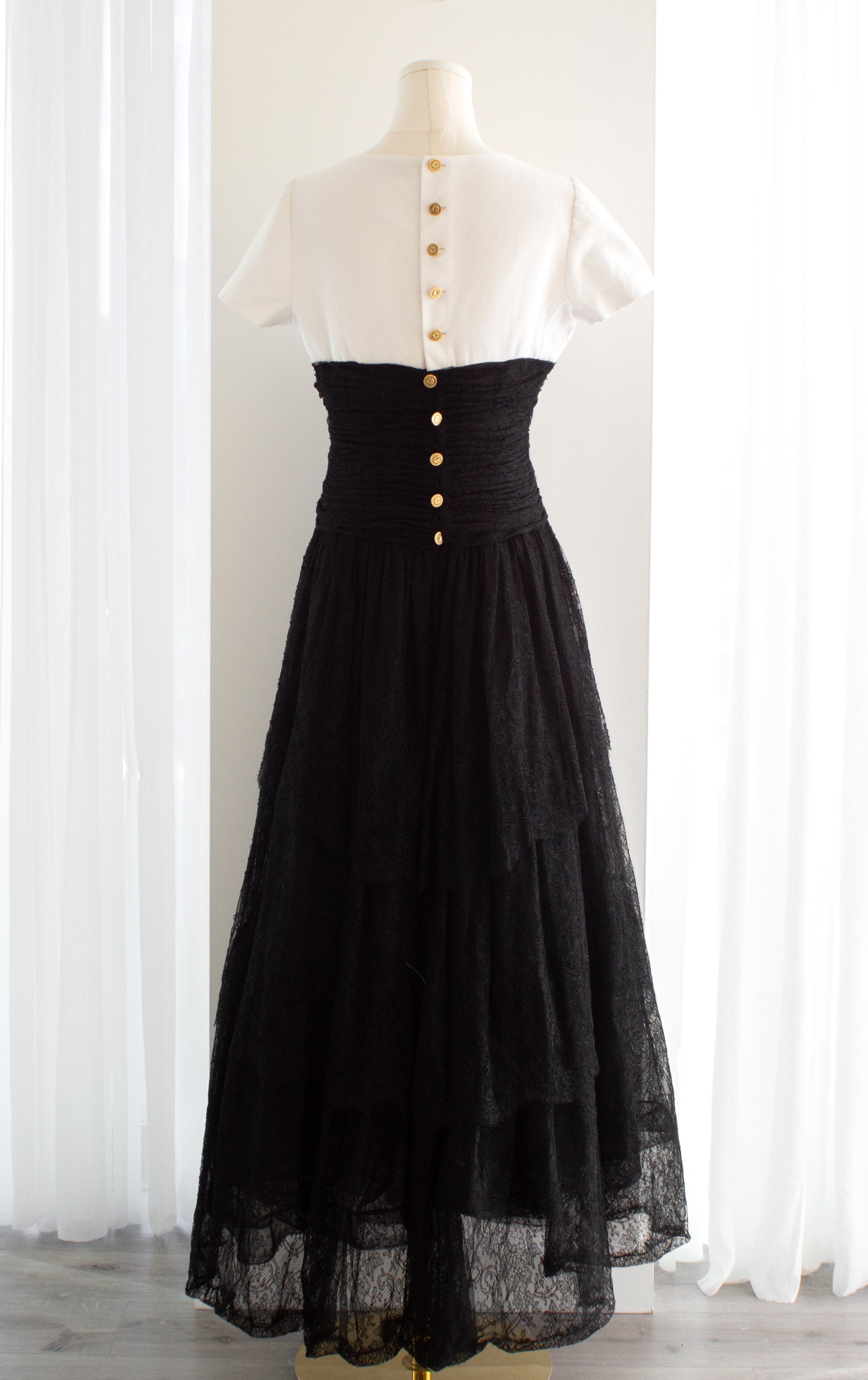 Chanel Vintage S/S 1988 White Black Lace Camellia Bow Dress Gown