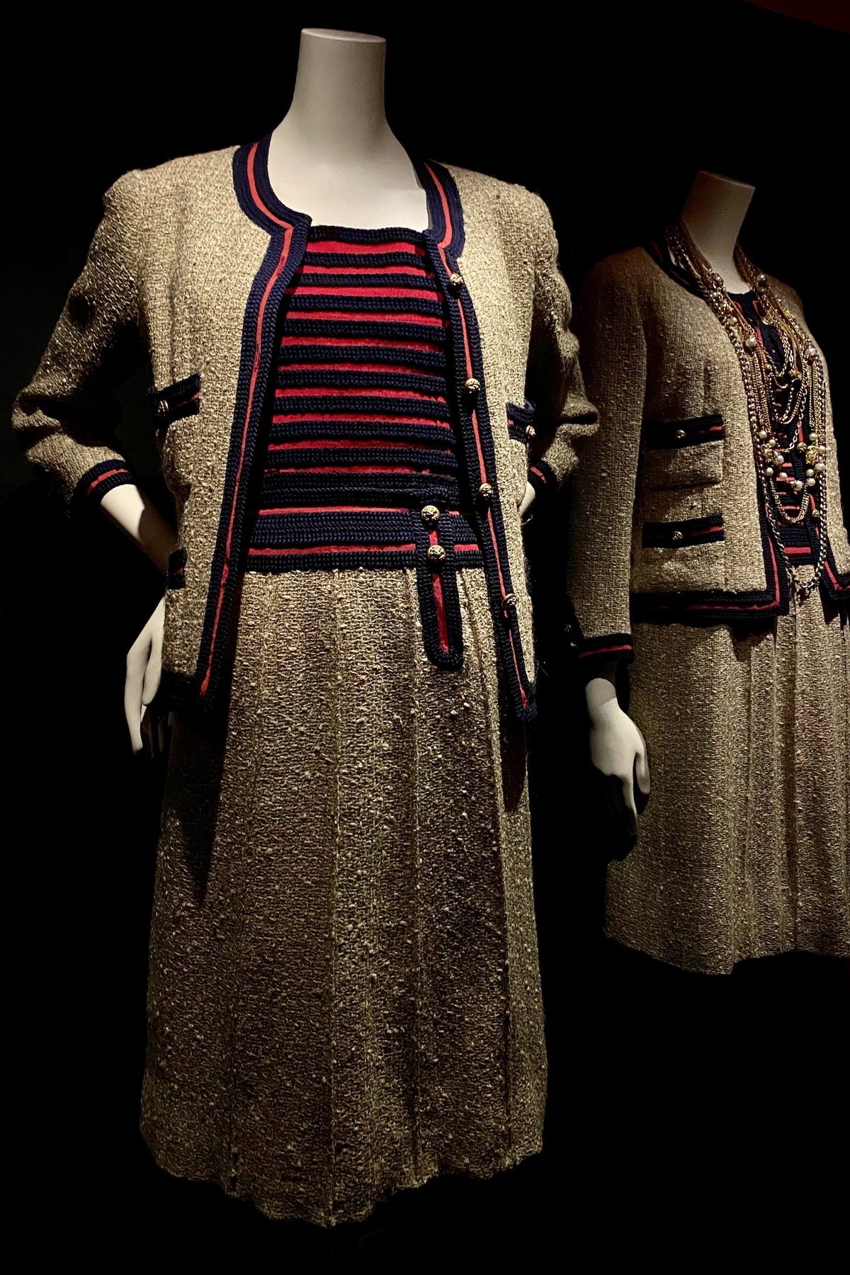 Chanel Haute Couture 1961 Coco Beige Red Blue Tweed Jacket Skirt Suit
